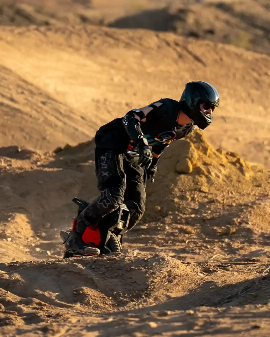 Photo of Zac Darnell racing in the qualifiers