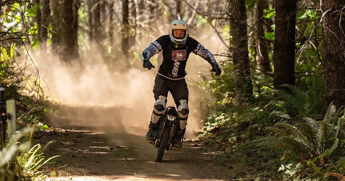 Jace Cundiff pushing for the finish on his Nosfet Apex at NW Electric Fest.
